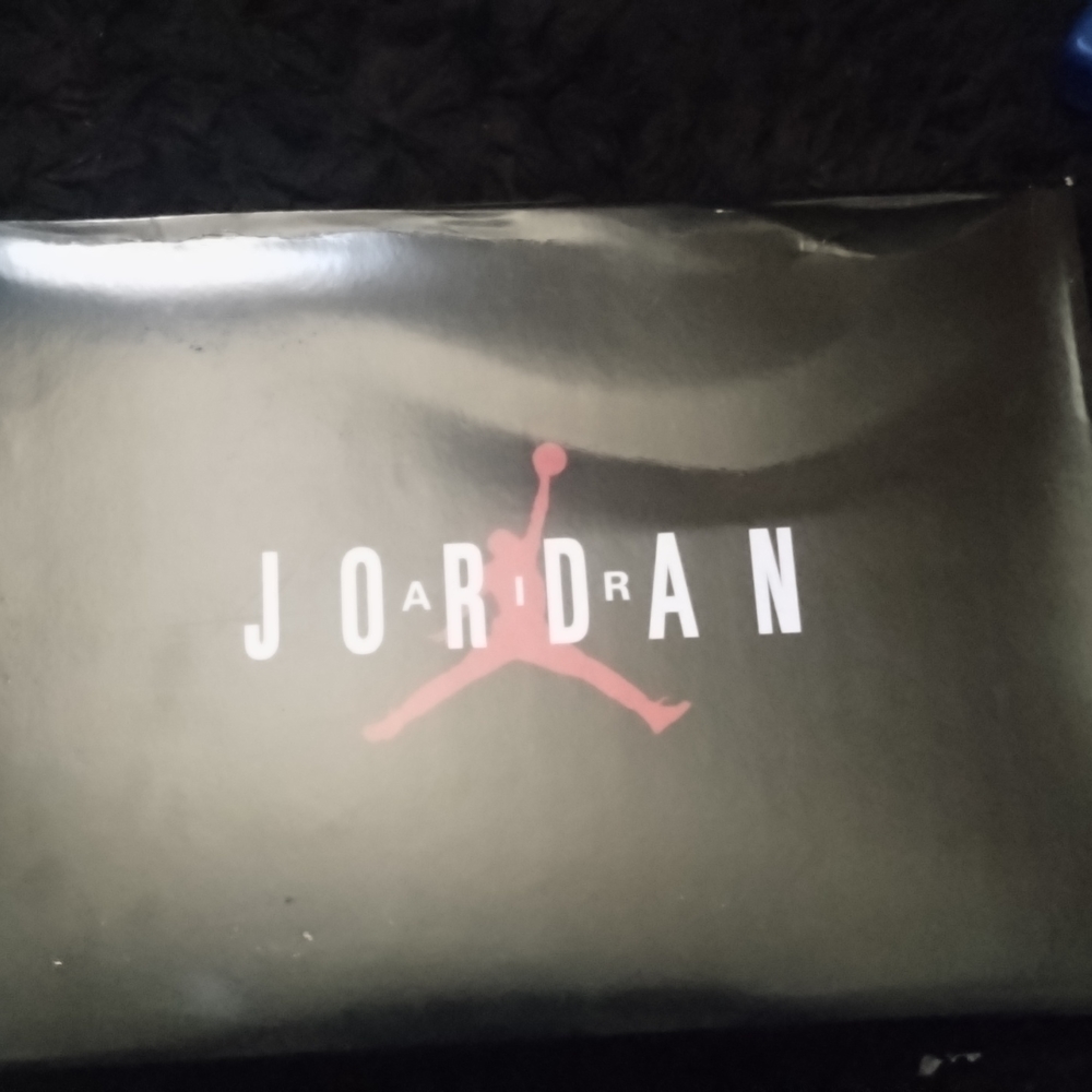 Air Jordan 11 retro (cherry reds)